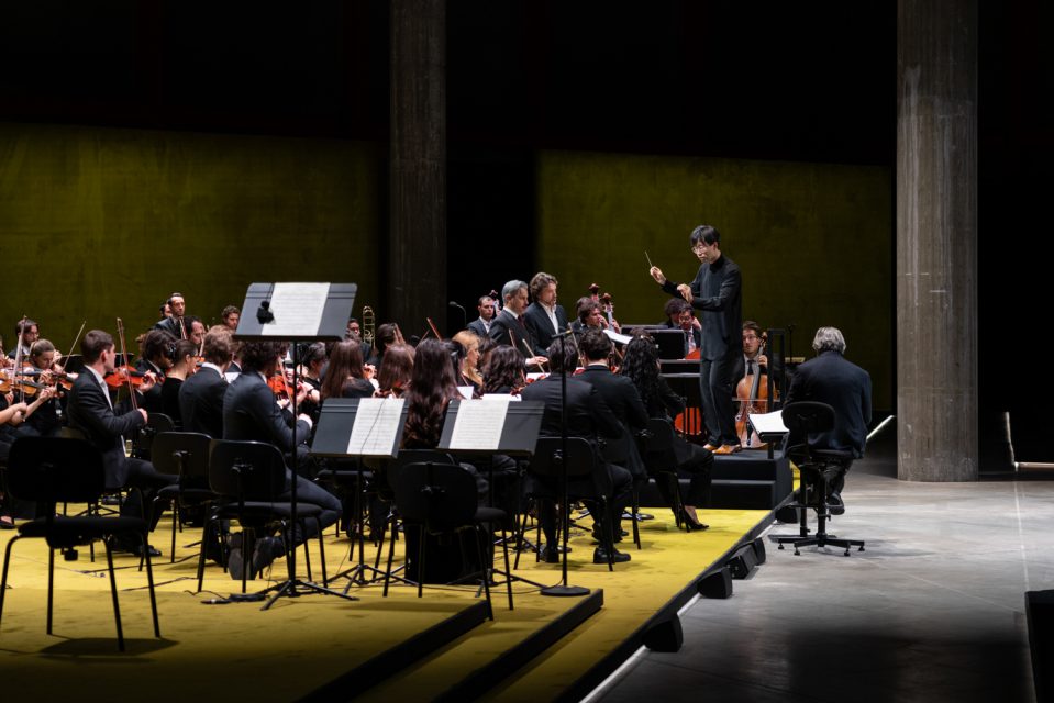 Prova finale dei giovani direttori, 27.11.2025, Fondazione Prada, Milano. Foto Piercarlo Quecchia – DSL Studio. Courtesy Fondazione Prada / riccardomutimusic.com