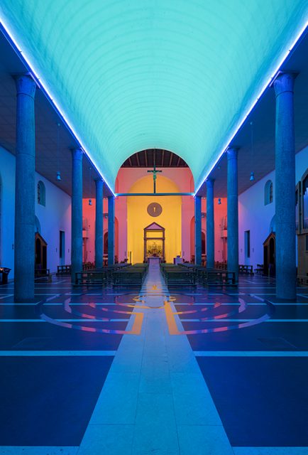 Dan Flavin Untitled, 1997 Santa Maria Annunciata in Chiesa Rossa, Milano Foto / Photo: Roberto Marossi Courtesy Fondazione Prada