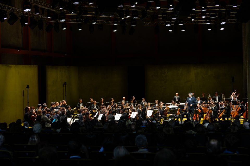 Lezione concerto con Riccardo Muti, 19.11.2025 Fondazione Prada Milano. Foto Patrick Toomey Neri. Courtesy Fondazione Prada / riccardomutimusic.com