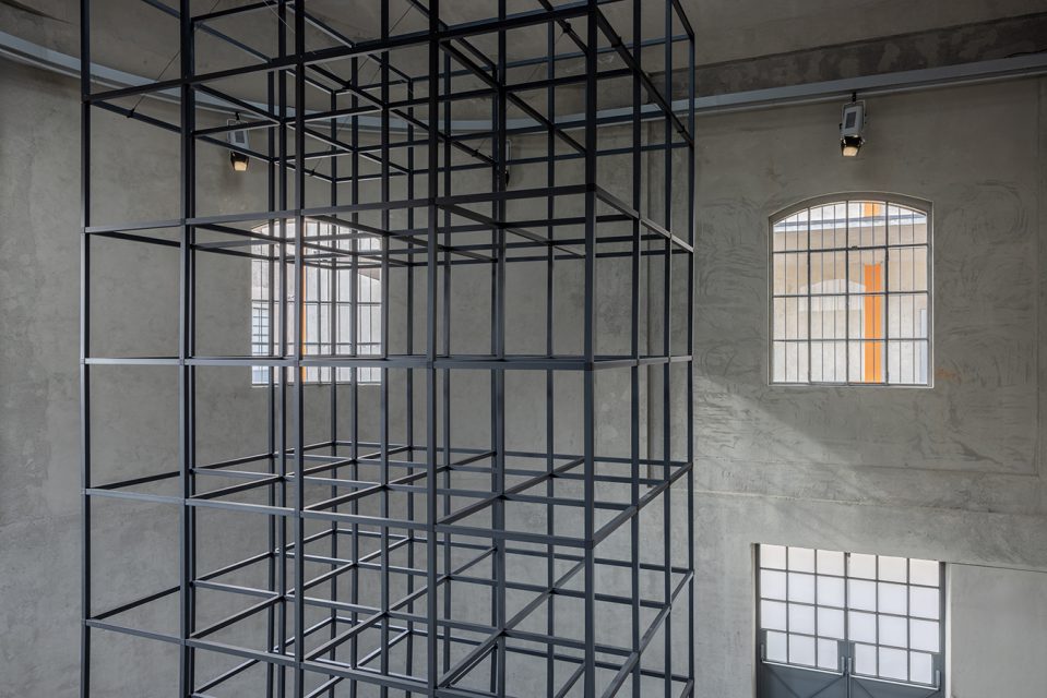 “Over, under and in between”, Mona Hatoum, Ph. Roberto Marossi, Courtesy Fondazione Prada